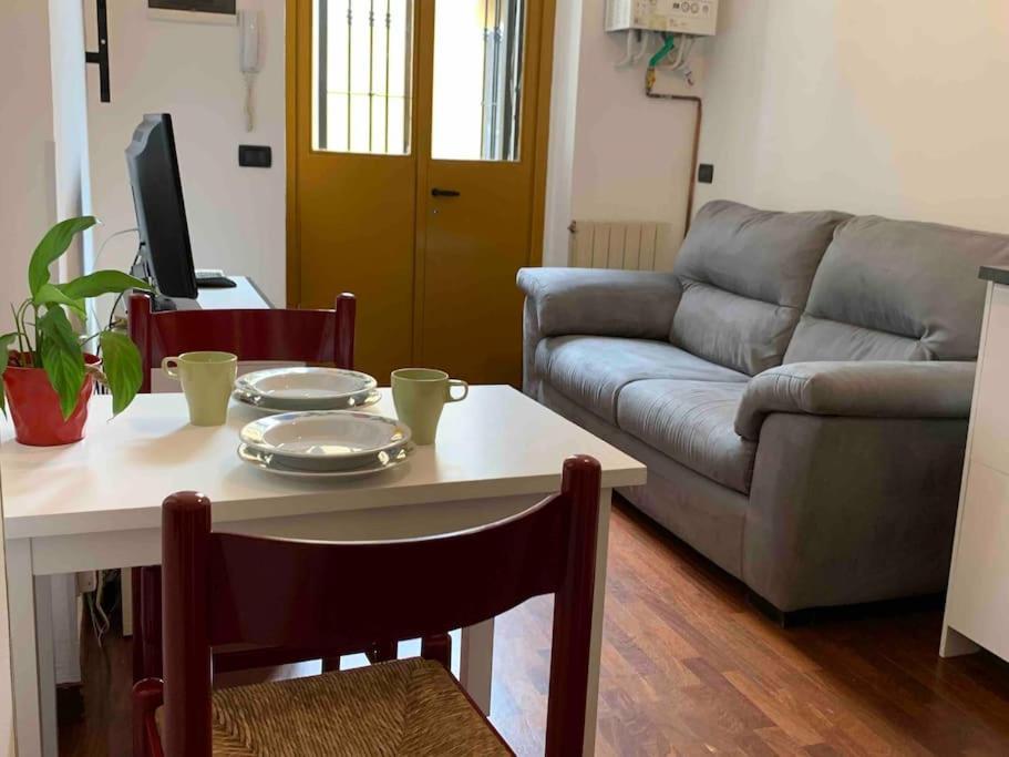 Appartement Comfortable Typical Old Style Milan