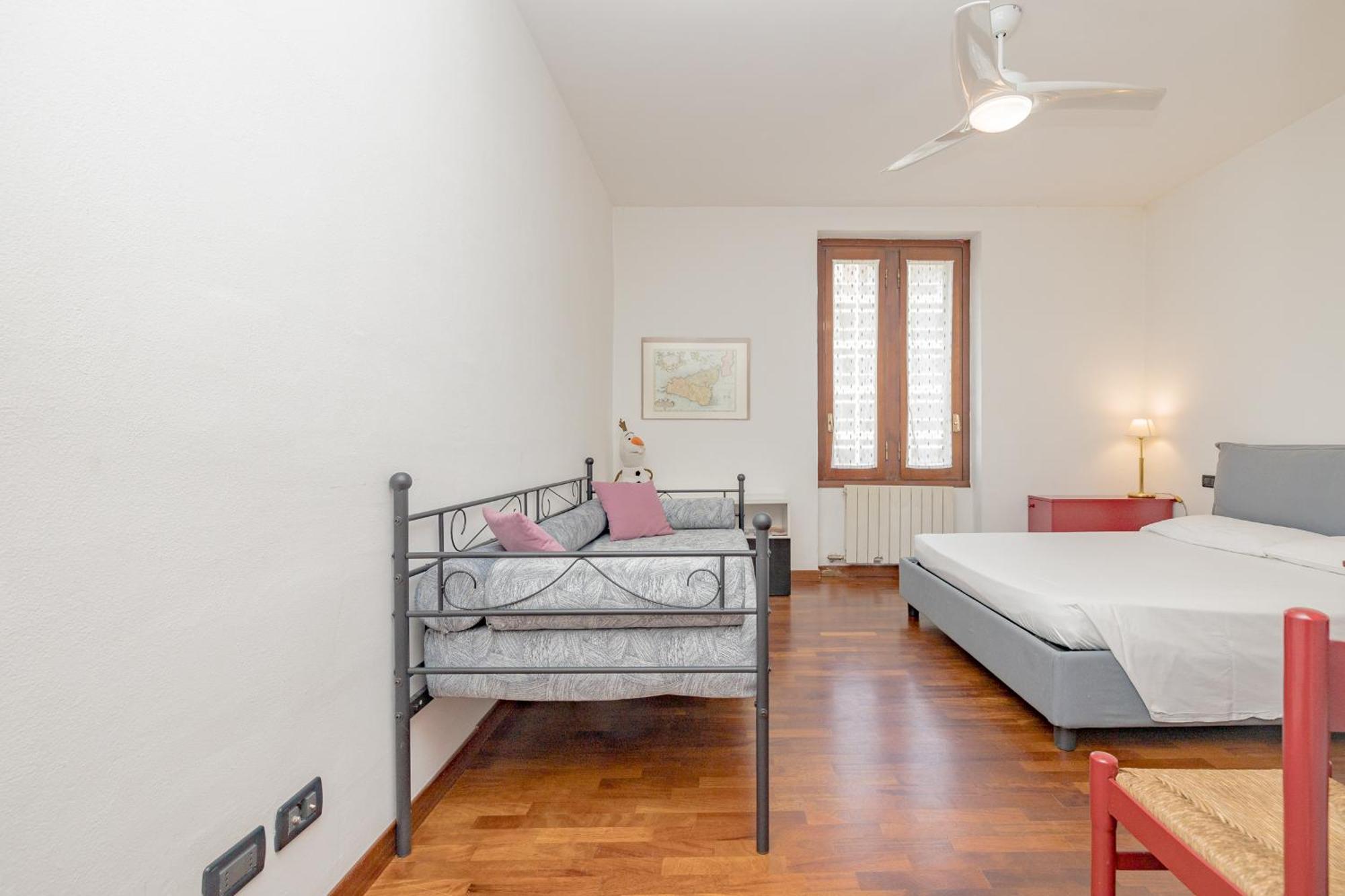 Comfortable Typical Old Style Appartement